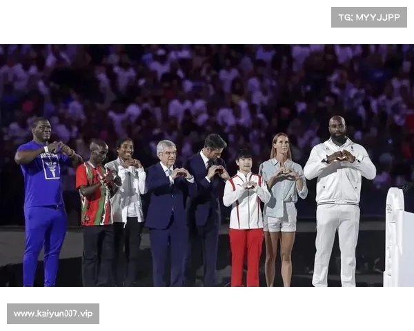 孙颖莎替补登场助浙江队官宣签约 现场欢呼声此起彼伏 孙颖莎替补登场助浙江队官宣签约 现场欢呼声此起彼伏