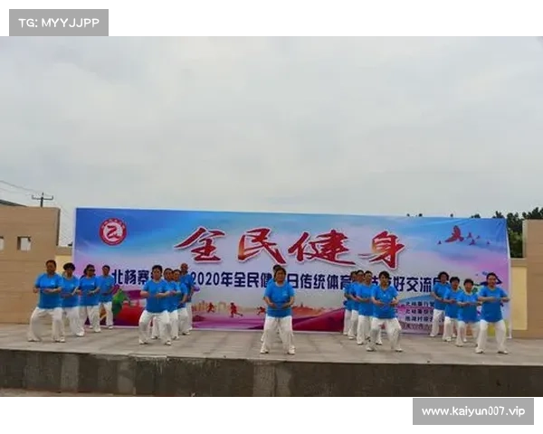 孙杨出席公益晚宴倡导运动精神推动全民健身与健康生活理念 孙杨出席公益晚宴倡导运动精神推动全民健身与健康生活理念