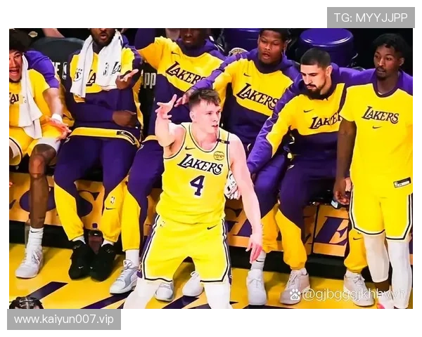 湖人险胜火箭接近西部第三 热火五连胜重返东部第九